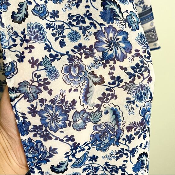 H&M Blue Floral Overthrow Shawl Size Medium - Picture 6 of 9